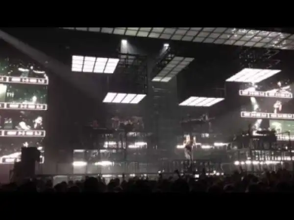 Video: JAY Z - Pound Cake (Live at Manchester, UK)